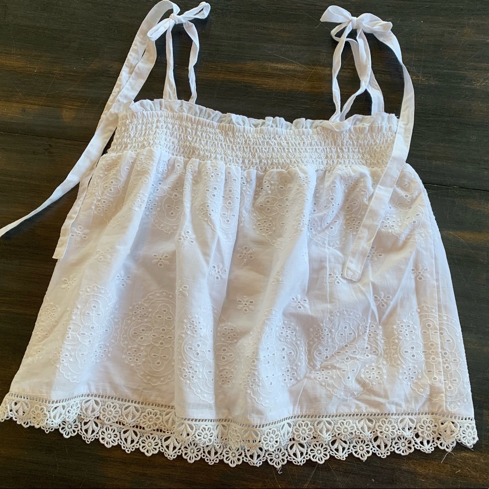 NWT Jennifer & Grace eyelet top